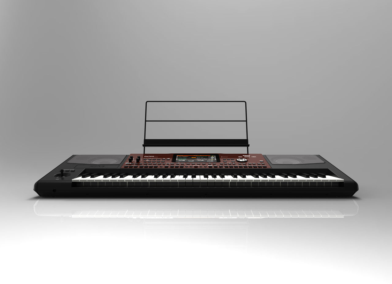 Korg PA700 61 key arranger workstation with built in speakers