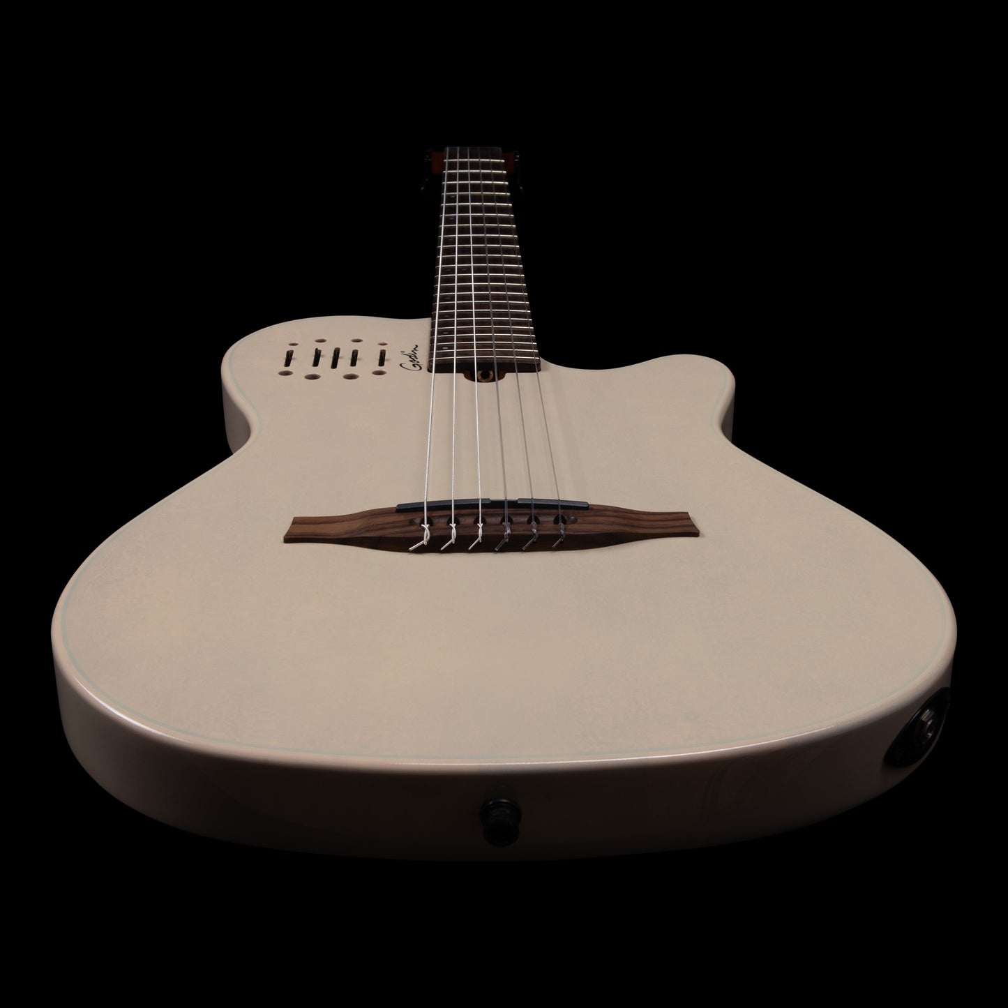 Godin Multiac Mundial Ozark Cream Nylon Acoustic-Electric Guitar with Bag 052400F B-Stock