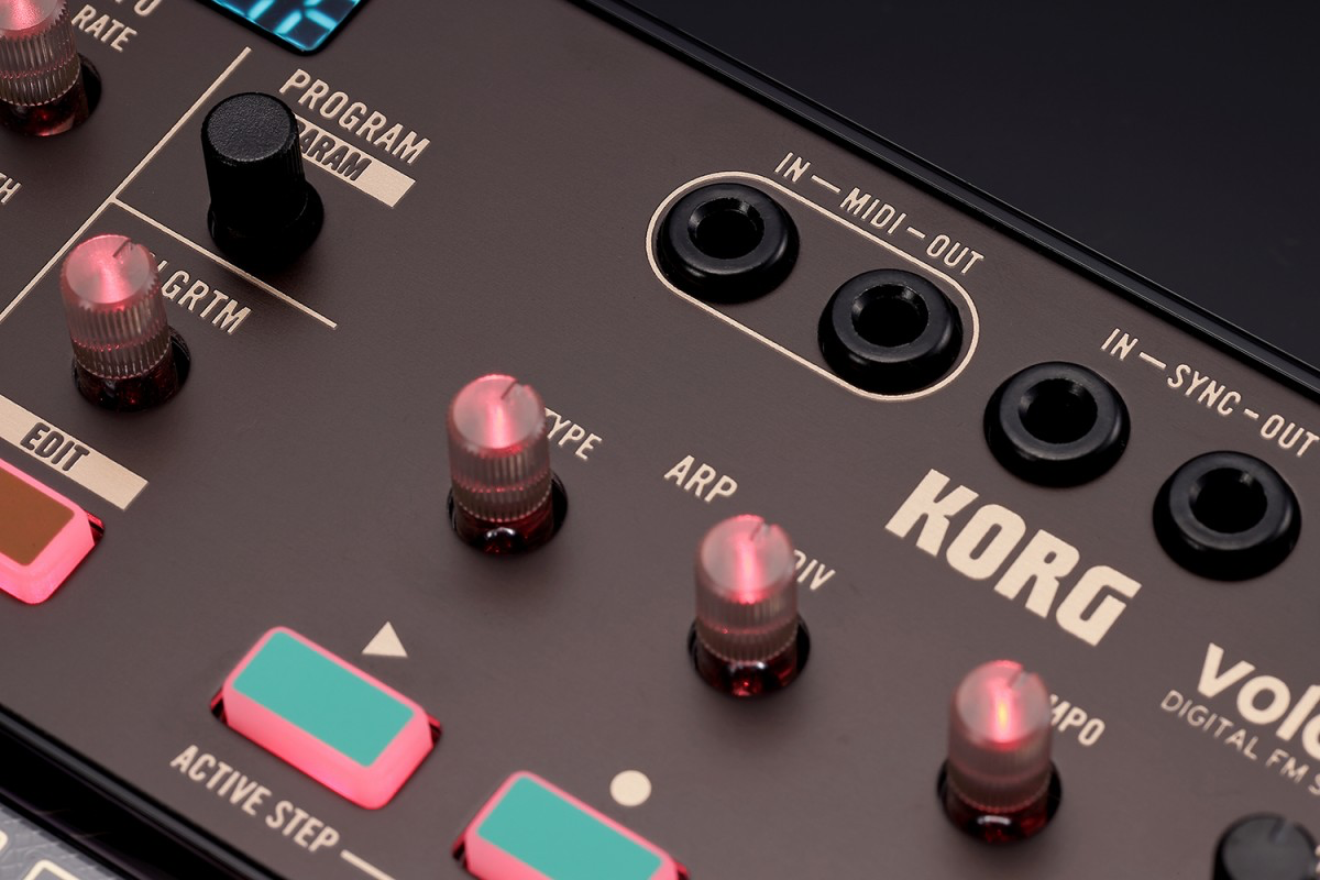 Korg Volca fm2 digital FM synthesizer